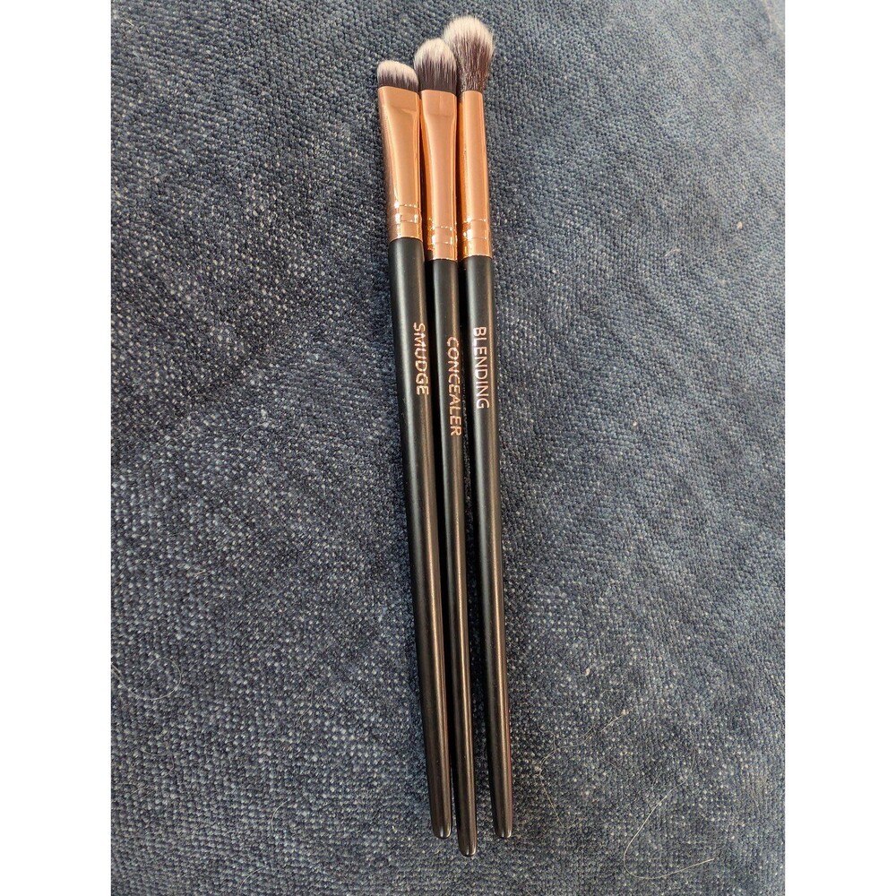 Shaina b Makeup Brushes NWOT